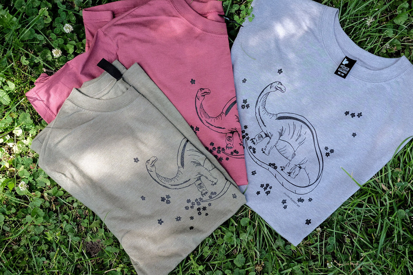 Jillian Rumsey - DAISY BRONTOSAURAUS T-Shirt