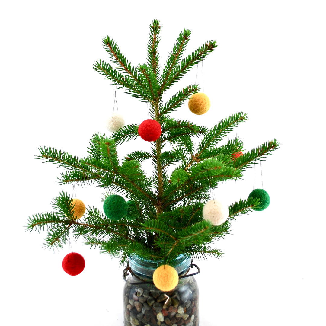 Lunenburg Makery - DECK THE HALLS Needle Felting Kit