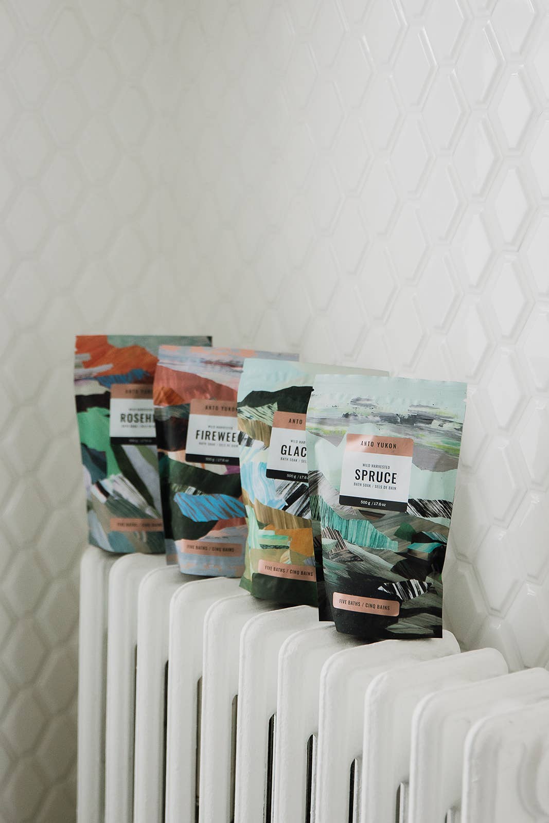 Anto Yukon - Foaming Rosehip Bath Soak: 100 g