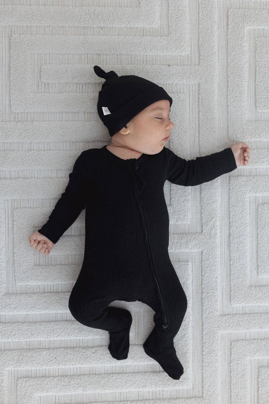 Mila & Co. - Ribbed Footie | Black