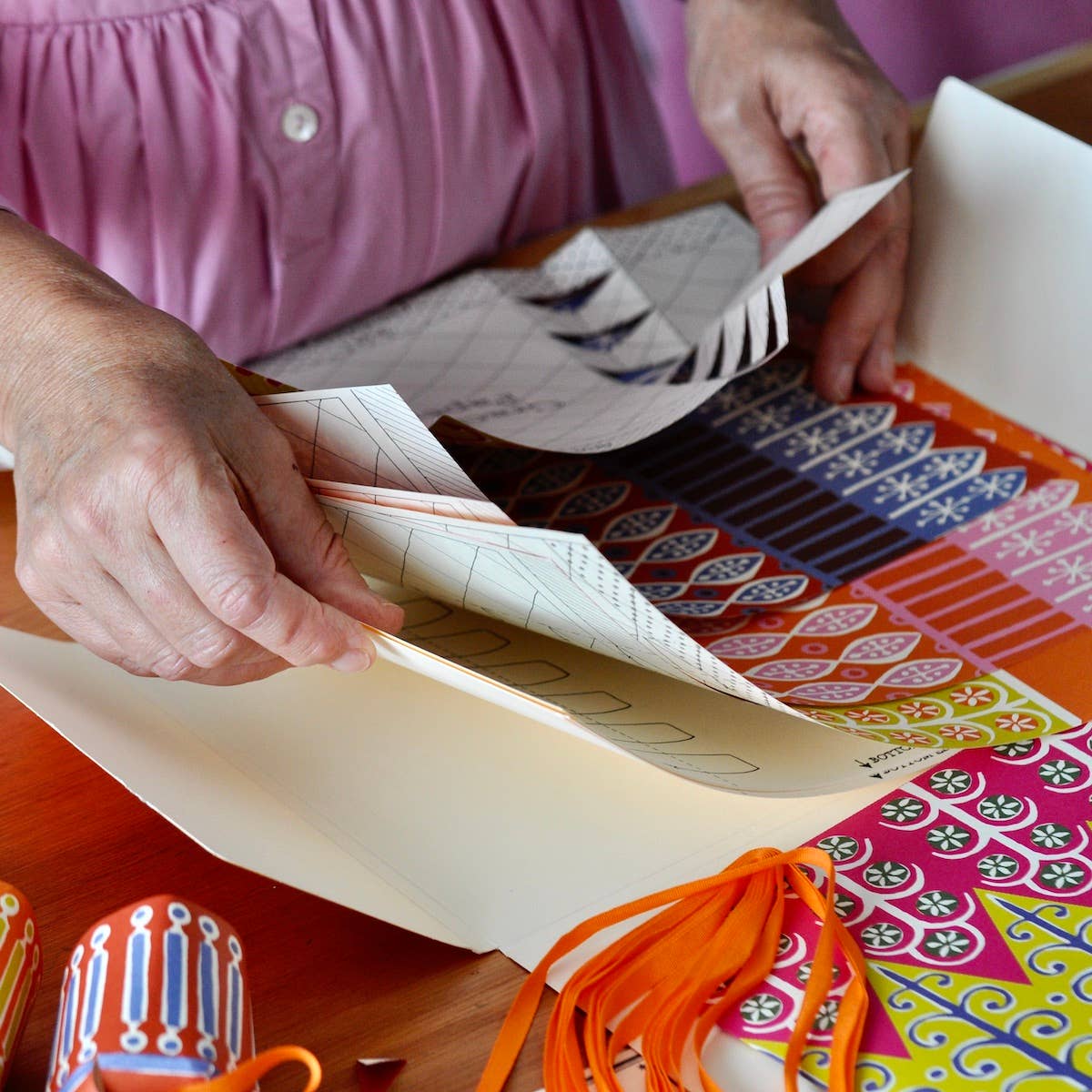 Cambridge Imprint - Make Your Own Crackers