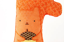 Kiriki Press - SQUIRREL Embroidery Kit (Level 2)
