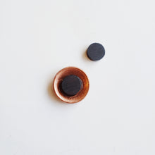 magnetic penny pin